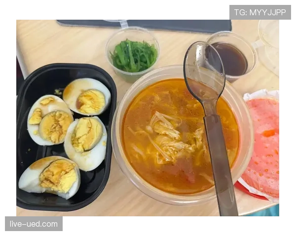 辛德hu一天吃八顿饭还瘦成闪电？